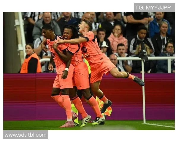 诺坎普的红色惊雷:3000万欧买断拉什福德?巴萨正在下一盘跨越时空的巨棋